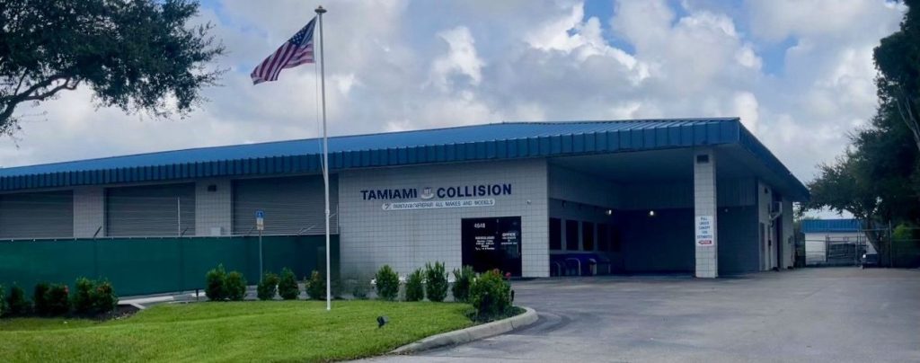 Tamiami Collision front of shop